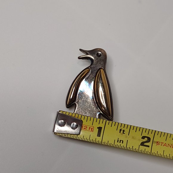 Cute Vintage Metal Two Tone Penguin Brooch Or Pendant - Picture 11 of 16